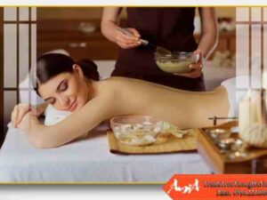 Tranh treo tường Spa cô gái được đắp mặt lạ body AmiA 0603252024